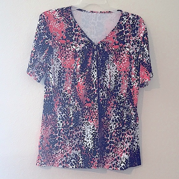 2 - Women's Short Sleeve Everyday Tops (Both 2XL) - Picture 6 of 16